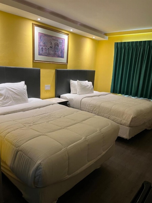 777 Motor Inn image 5